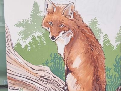 Realistic Sitting Fox in Mountain Nature — Street art in Grenoble