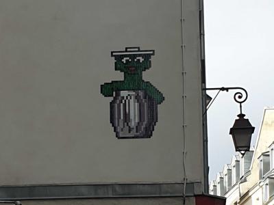 Space Invader PA-722 — Street art by Invader in Paris