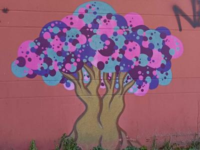 Arbre aux bulles colorees — Street art à Rezé