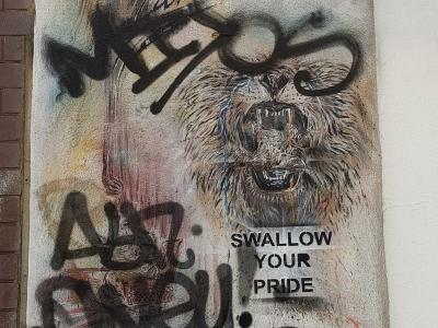 Black and Gold Portrait - "Swallow Your Pride" — Street art in London