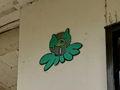Smiling Creature — Street art by Gzup in Nantes