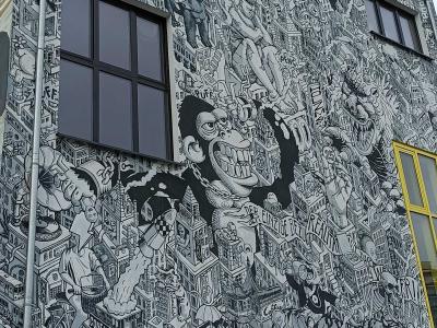 The Gorilla in the Black and White Tangle — Street art by The Weird in Berlin
