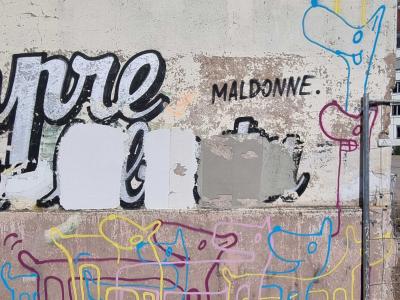 Outline Dogs and the Word Maldonne — Street art in Strasbourg