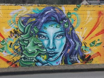 Graffiti expressif avec lettrage — Street art à Lanobre