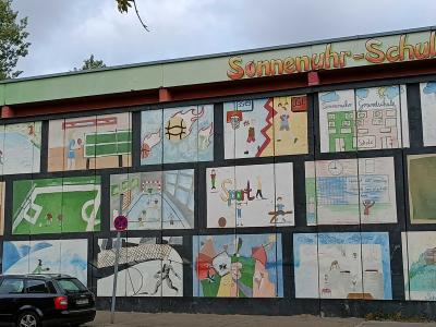 Sommerhit Schule Collage Enfants — Street art à Berlin
