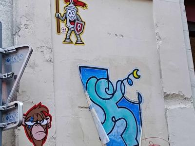Mix de stickers par Gzup, Lille — Street art de Gzup à Lille