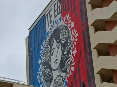 Liberté, égalité, fraternité — Street art de Obey (Shepard Fairey) à Paris