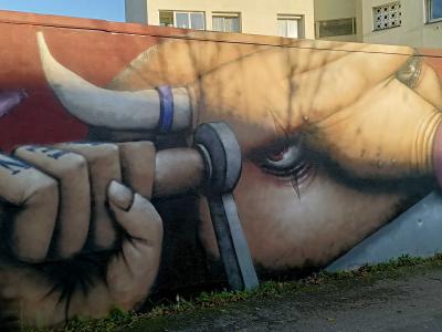 Realistic Bull by Ador — Street art by Ador in Nantes