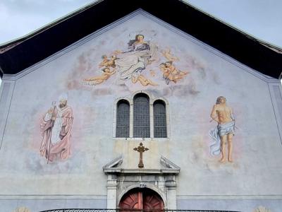 Fresque religieuse sur l'église de Conflans — Street art à Albertville