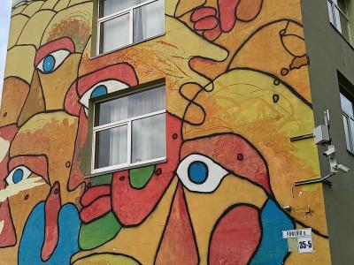 Visages emboîtés de Martynas Ivinskas — Street art de Martynas Ivinskas à Vilnius