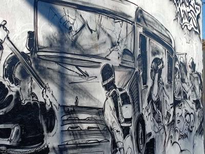 Camion et figures urbaines — Street art à Nantes