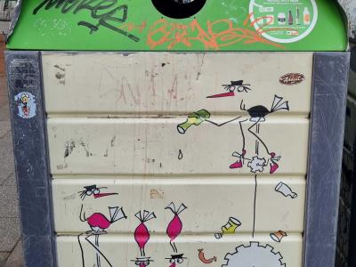 Flowers and creatures — Street art in Strasbourg