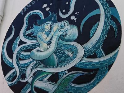 Neptune Favors the Traveler — Street art in Rezé