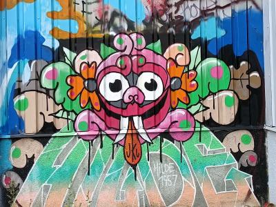 Colorful Flowery Cartoon Creature — Street art in Berlin