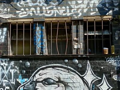 Pièce Wild Style Dorée — Street art à London