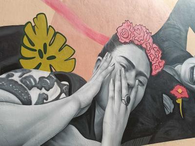 Frida Kahlo with Colorful Flowers — Street art in London