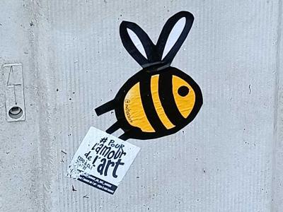 Cartoon Bee by Mister Zion — Street art by Mister Zion in Nantes