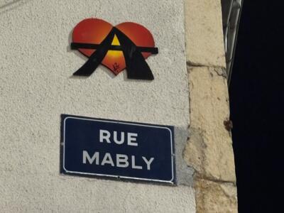 A2 — Street art by A2 in Dijon