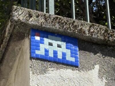 LSN_13, Space Invader de l'avenue de la Gare — Street art de Invader à Lausanne