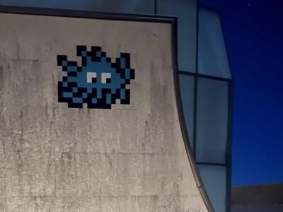 BAB_55, Space Invader de l'avenue de la Plage — Street art de Invader à Biarritz