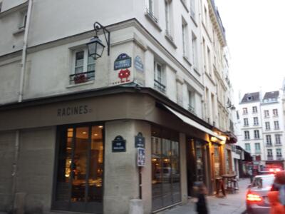 PA_819, Space Invader on Rue Bailleul — Street art by Invader in Paris