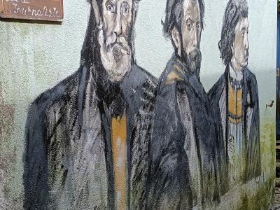 Trois figures de la promenade Xavier Grall — Street art à Pont-Aven