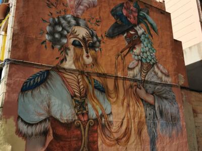 Les deux dames emplumées — Street art de Miss Van à Barcelona