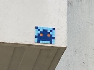 GRN_21, Space Invader de l'avenue Marcellin Berthelot — Street art de Invader à Grenoble