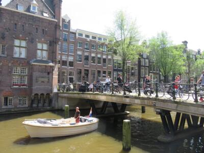 AMS_23, Space Invader d'Oudezijds Voorburgwal — Street art de Invader à Amsterdam