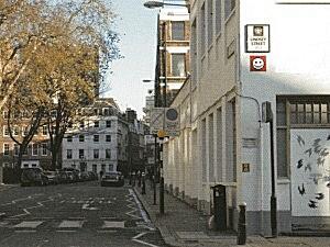 LDN_81, Space Invader on 4 Lindsey Street — Street art by Invader in London