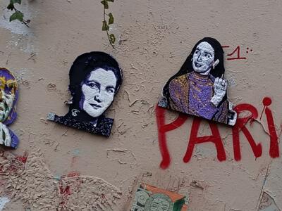 Trois portraits de femmes collés rue du Calvaire — Street art à Paris
