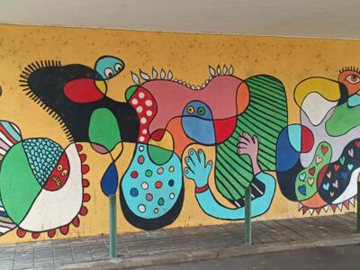 Formes organiques colorées — Street art de Rocky Castilho à Lisboa
