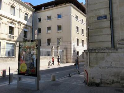 AVI_18, Space Invader on 2 Rue Jean-henri Fabre — Street art by Invader in Avignon