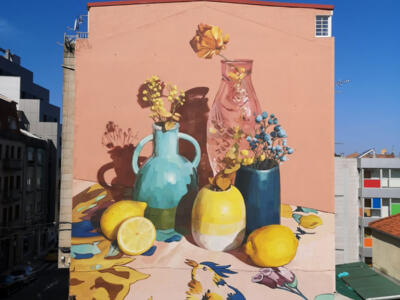 Nature morte aux citrons et aux fleurs — Street art de Marta Lapeña à Vigo