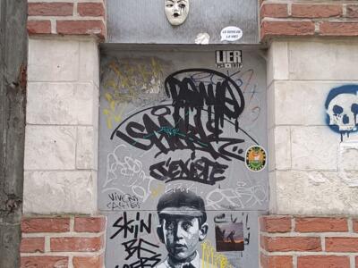 Paste-up and Stencil Panel on Rue des Renards — Street art in Bruxelles