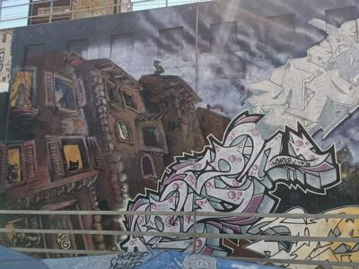 Immeuble marseillais sous l'orage — Street art à Marseille