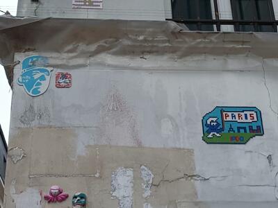 Mosaïque souvenir de Paris et tour Eiffel — Street art de Mr Djoul, IPDO, Gzup à Paris