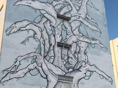 Arbre aux mains entrelacées — Street art de Mano JMK à Lisbon