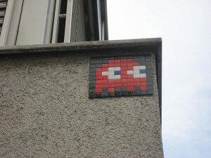 WN_43, Space Invader on 1 Rudolf-Sallinger-Platz — Street art by Invader in Wien