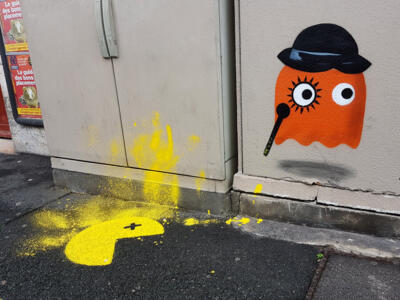 Clockwork Orange Pacman — Street art by OakOak in Bayonne