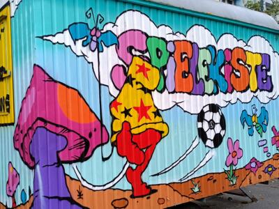 The Spielekiste, a painted trailer — Street art in Düsseldorf