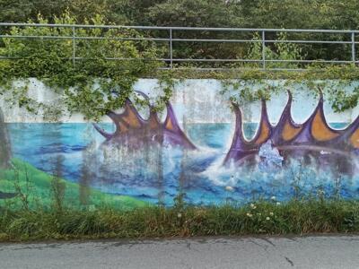 Waves and crowns of foam — Street art in Saint-Brieuc