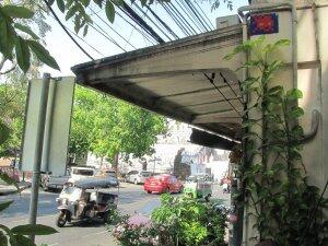 BGK_39, Space Invader de Trok Khian Niwat — Street art de Invader à Bangkok