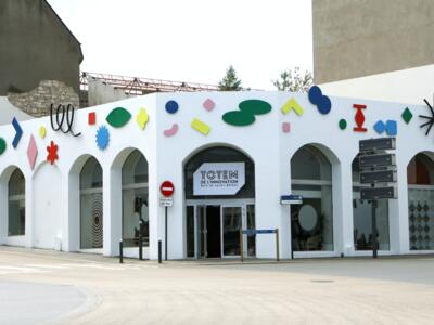 Formes sur le Totem — Street art de Atelier Bingo à Saint-Brieuc