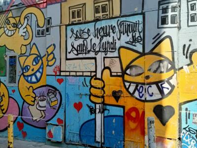 Façade aux chats jaunes par M. Chat — Street art de M. Chat à Marseille