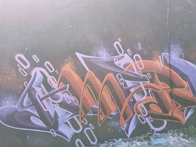 Wildstyle lilas aux chaînons — Street art à Berlin