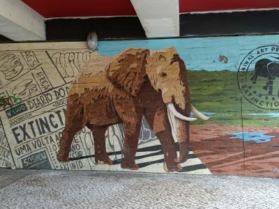 Éléphant en Voie d'Extinction — Street art à Lisbon