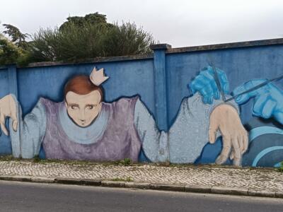 Royal court in blue and lilac — Street art in Lisboa