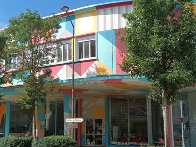 Geometric frontage of the Pelot hall — Street art in Le Mans