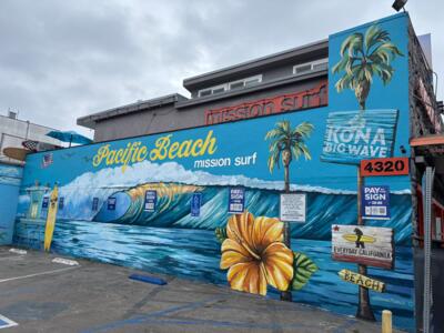La vague de Pacific Beach — Street art de Hanna Daly à San Diego